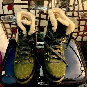 Tory Burch warm water resistant boots in green, size 8. Worn only a few times.